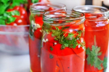 POPULARNA TURŠIJA SA JUGA SRBIJE: Peglana paprika najtraženiji recept za zimnicu bez konzervansa i vinobrana