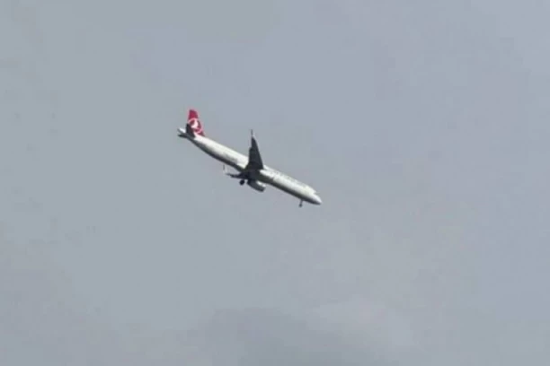 AVION KOJI JE PREŽIVEO DRAMU IZNAD BEOGRADA PRIPADA KOMPANIJI "TURKIŠ ERLAJNS"!  Ovo je tačan  razlog prinudnog sletanja! Oglasio se BG aerodrom! (VIDEO/FOTO)