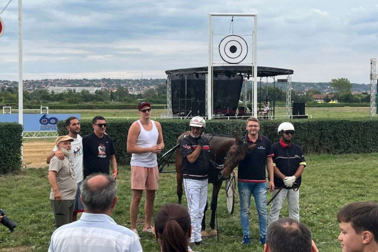 Nikola Jokić na hipodromu