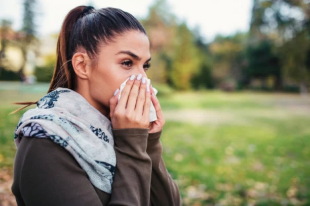 STALNO ŠMRCATE ILI IMATE ČESTA KRVARENJE IZ NOSA: Ovo mogu biti simptomi ozbiljnih bolesti, a evo kad bez odlaganja treba da odete kod lekara