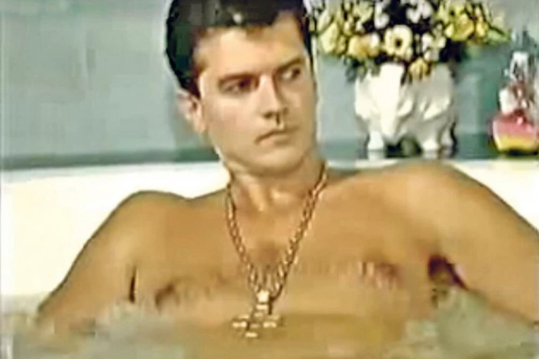 IMAO JE TVRĐAVU VEĆU OD ŠILEROVE, ČUVAO GA VUK! Bojan je bio strah i trepet devedesetih, svaki kriminalac je hteo da liči na njega - ZAVRŠIO IZREŠETAN U JAGUARU!