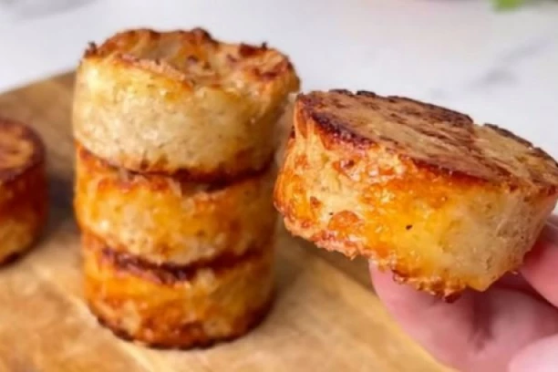 DORUČAK ZA CELU PORODICU, SAMO 250 DINARA: Jeftini MAFINI od samo tri sastojka će provereno sve oduševiti!