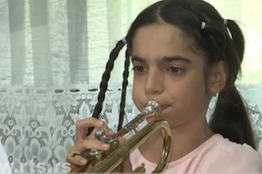 JANA SANJA DA NAPRAVI HUMANITARNI KONCERT, A SADA JE NJOJ POTREBNA POMOĆ: Devojčica se bori protiv opake bolesti, transplataciju čeka i njena majka!