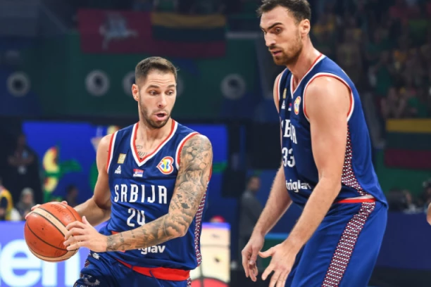 SUDIJE SE BAŠ OKOMILE NA SRBIJU! "Orlovi" BRUTALNO odgovorili na neviđenu BRUKU FIBA!