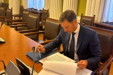 MALI ODUVAO NIKEZIĆA ODGOVOROM: Vaša struktura laži nam je donela hiperinflaciju praznih obećanja