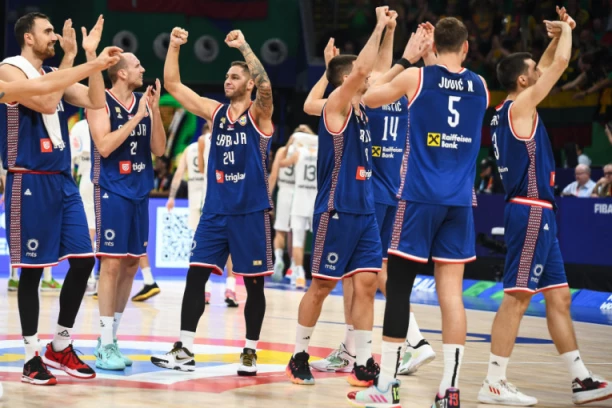 SVI UZ "ORLOVE": Ispred Štark arene organizovano gledanje finala između Srbije i Nemačke!