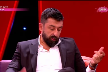 VODITELJ "PINKA" PROČITAO ZABRANJENU PESMU UŽIVO U PROGRAMU: U studiju su se svi SKAMENILI od ŠOKA! (VIDEO)
