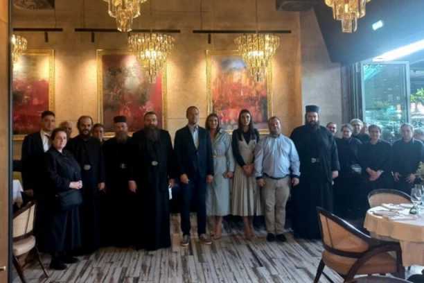 SESTRINSTVO MANASTIRA SVETE LIDIJE: Vučić primer pravog državnika!