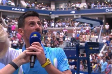 NIJE MU PRVI PUT! Nole je često znao da PUSTI glas! Ovo su njegova NAJČUVENIJA pevanja! (VIDEO)