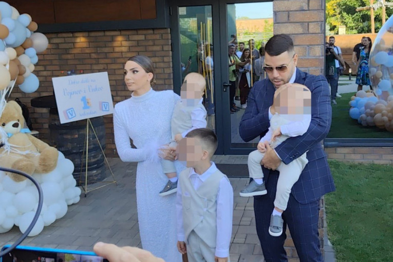 Ivana Pavković i Petar Mitić prvi rođendan blizanaca
