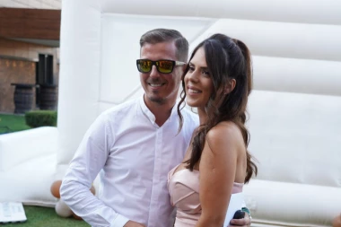 SLAVA BOGU! Ovo je prva stvar koju je Dinča uradio nakon ROĐENJA sina Stefana! (FOTO)