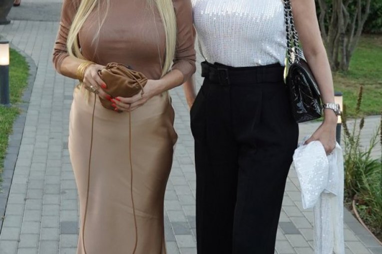 Svetlana Ceca Ražnatović sa sestrom Lidijom Ocokoljić