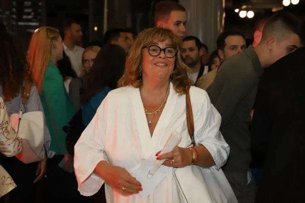 "DA SAM BILA OPANČAR, I MOJA DECA BI PRAVILA OPANKE": Vesna Čipčić otkrila koliko je uticala na to čime će se baviti njeni naslednici!