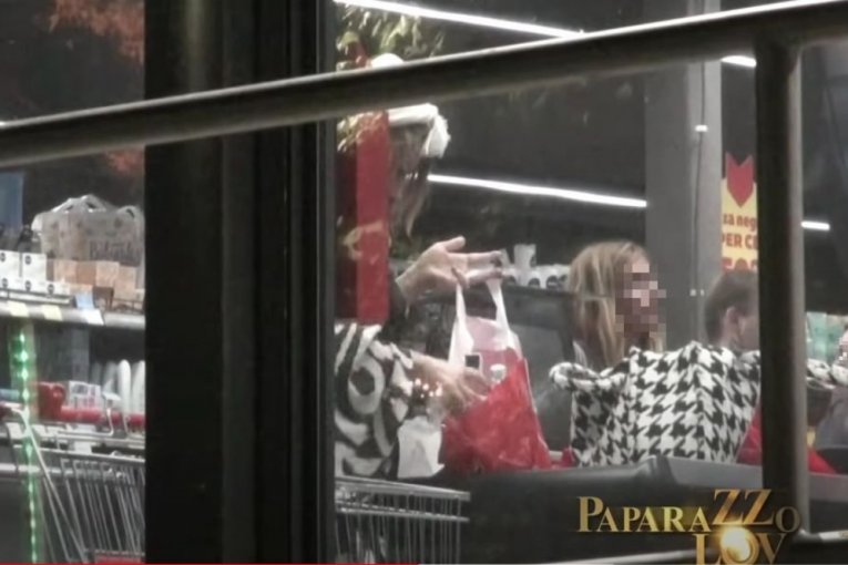 Ana Nikolić papaaraco