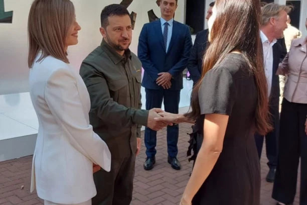 TAMARA VUČIĆ I ZELENSKI OČI U OČI U KIJEVU! Prva dama na samitu prvih dama i gospode u Kijevu (FOTO)
