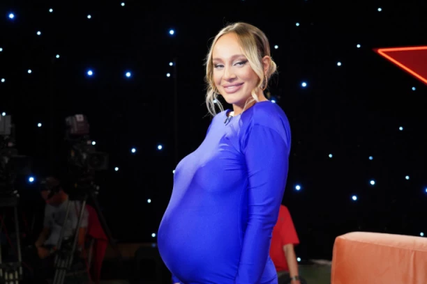 LUNA ĐOGANI JE POTRAŽILA POMOĆ: Zbog viška kilograma obratila se NUTRICIONISTI, svako jutro uzimala DVE namirnice