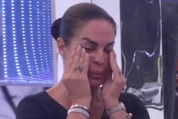 KAČAVENDA PREKRŠILA OSNOVNO PRAVILO VELIKOG ŠEFA: Osvanuo snimak iz "Elite" koji će vas zgroziti do koske, preti joj DEBELA KAZNA?!