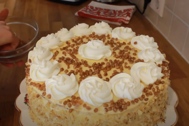 ŽITO TORTA PO ORIGINALNOM RECEPTU: Ovom slatkišu Srbi ne mogu da kažu NE, samo na pomen kreće VODA NA USTA