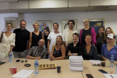 U pozorištu "Atelje 212", na sceni "Mira Trailović", počinju probe komedije Kristofera Djuranga "Vanja, Sonja, Maša i ostali" u režiji Ksenije Krnajski