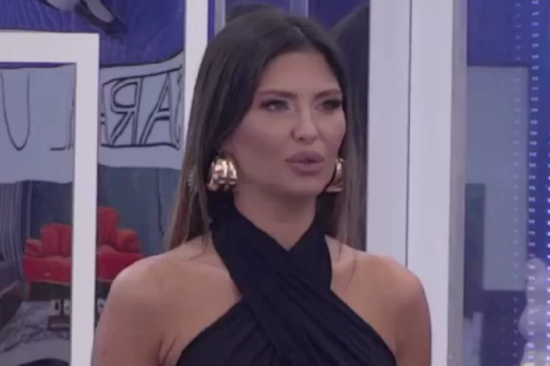 ANA RADULOVIĆ POKAZALA DRUGO LICE: Voditeljka "Elite" ZAPRETILA uživo u programu!