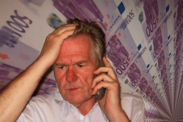 “ČESTITAMO, OSVOJILI STE DOBITAK”: Ukoliko čujete ili dobijete ovakvu poruku na telefonu, ODMAH ISKLJUČITE UREĐAJ, evo i zašto!