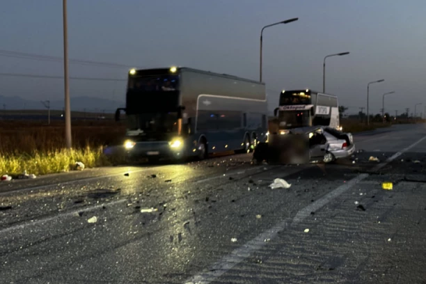 "TATA JE DOBRO, A MAMA IMA NEKI PROBLEM SA REBRIMA!" Bračni par iz Srbije bio u autobusu koji se slupao u Grčkoj: Čula sam se sa ćerkom!