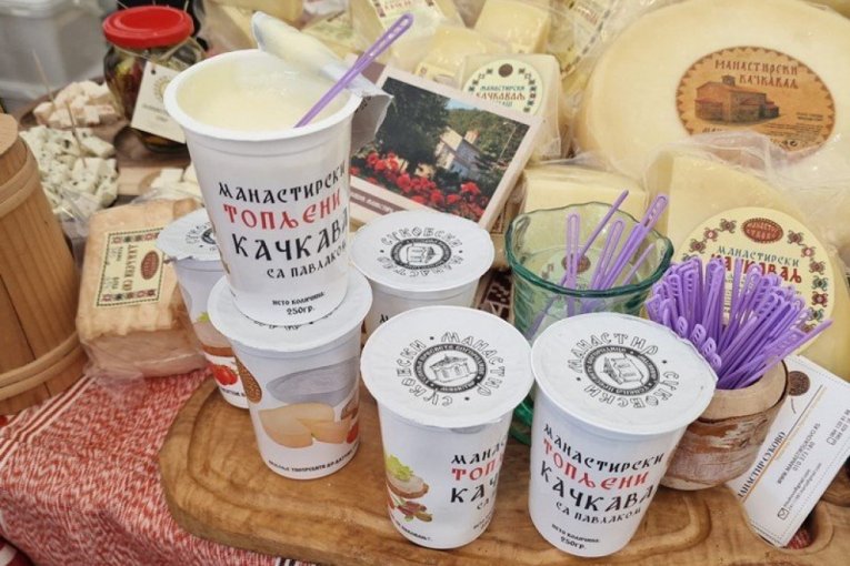 Sir Djubek, proizvod manastira Sukovo kod Pirota