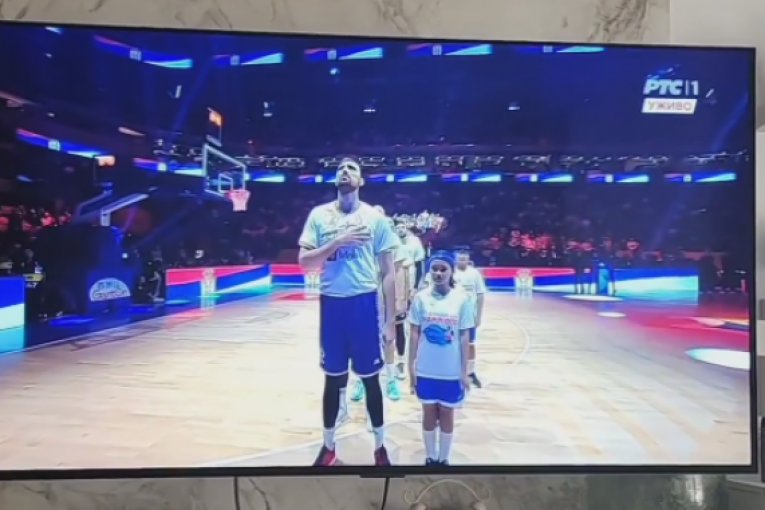 Estrada prati košarkaše