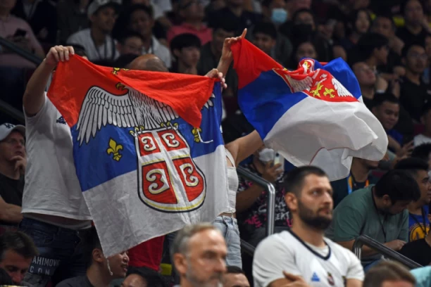 SADA JE SVE KRISTALNO JASNO: Dileme su razrešene - u Budimpešti će se čuti pobednička pesma SRPSKIH NAVIJAČA!