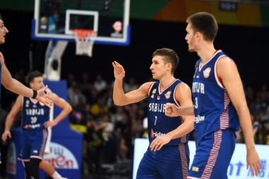 VELIKO SRCE "ORLOVA"! Pogledajte kako su reprezentativci Srbije POSVETILI medalju Boriši Simaniću!