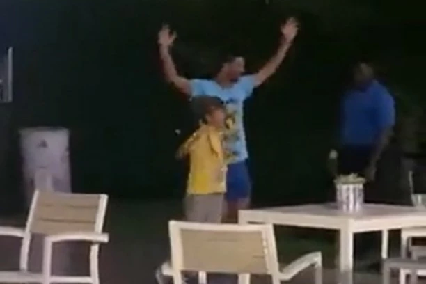 NIJE IM SMETALA NI PROVALA OBLAKA: Novak i Stefan po strahovitom pljusku slavili titulu u Njujorku (VIDEO)