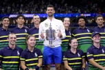UZEO MIKROFON I POKIDAO: Nole zapevao legendarni hit! (VIDEO)