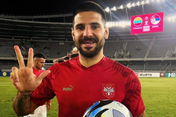 MITAR UBICA KOMŠIJA: Aleksandar Mitrović teroriše reprezentacije iz okruženja