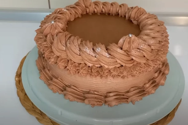 NAJPOPULARNIJA SRPSKA TORTA REFORMA: Samo ona obogati trpezu na pravi način, posle slaniša NIKO NE MOŽE DA JE ODBIJE!