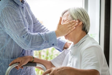 ĆERKA PRETUKLA MAJKU NA NOVOM BEOGRADU: Nasilna žena odmah uhapšena!