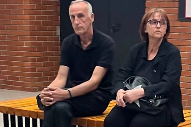 OČI U OČI SA UBICOM: Roditelji ubijenog Dražena došli da vide dželata svog sina, majka bila vidno UZNEMIRENA!