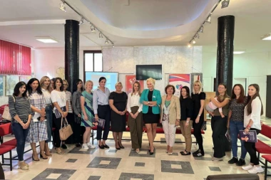 NASTAVLJA SE KARAVAN ''OSNAŽENA ŽENA, JAČA PORODICA'': Za sve preduzetnice i one koje to hoće da postanu! (FOTO)