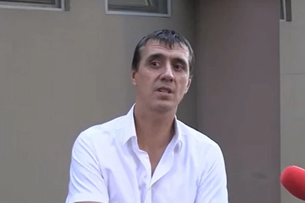 MARKO BULAT MOGAO DA OSTANE U KOLICIMA! Pevač se tada okliznuo i povredio, a ovo su mogle da budu okolnosti od kojih se ledi krv u žilama!