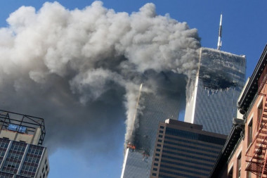 22 GODINE OD TERORISTIČKOG NAPADA U NJUJORKU! 11. septembra Al Kaida je otela četiri aviona, zakucali se u Kule bliznakinje i Pentagon, na hiljade ljudi nastradalo! (FOTO)