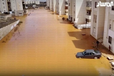 VIŠE OD 4.000 LJUDI U OPASNOSTI: Poplave uništavaju gradove, vanredno stanje prelazi u katastrofu