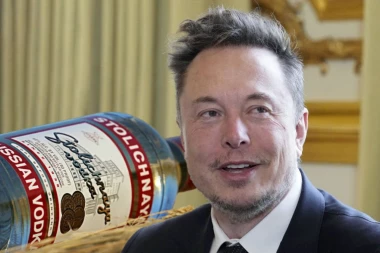 MASK SE ONESVESTIO OD VOTKE NA SASTANKU SA RUSIMA! Obeznanjen, glava mu udarila o sto!