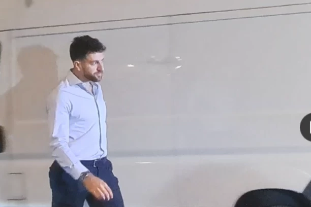 EKSKLUZIVNI SNIMCI: Vasilije Micić i Nemanja Nedović SLAVE sa košarkašima! (VIDEO)