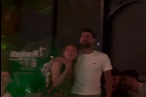 NIJE MOGAO DA ODOLI! Novak na proslavi u restoranu ZAGRLIO Jecu, pa oboje ZAPEVALI uz OVU pesmu! (VIDEO)