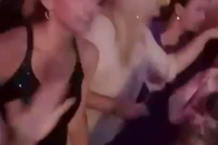 Jovana Joksimović se provodi na proslavi rođendana Ive Pejović