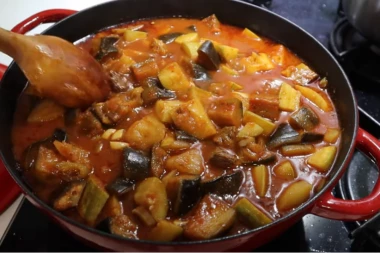 RECEPT ZA TURSKI PAPRIKAŠ: Ovakav još niste probali, BOGATIJI je sa sastojcima od standardnog pet puta!