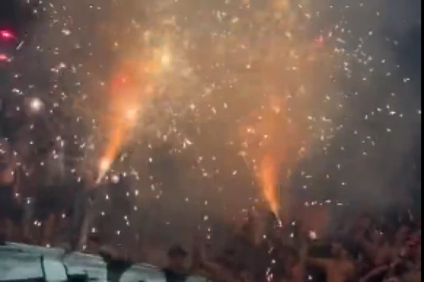 EVROPA SE KLANJA PARTIZANU: Grobari BAKLJADOM "ZAPALILI" Tašmajdan!(VIDEO)