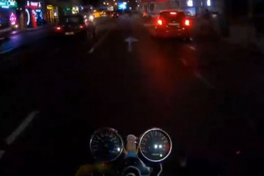 UZNEMIRUJUĆ SNIMAK SA ZELENJAKA ZAPALIO MREŽE! Kamera motociklist zabeležila jezivu nezgodu u Beogradu (VIDEO)