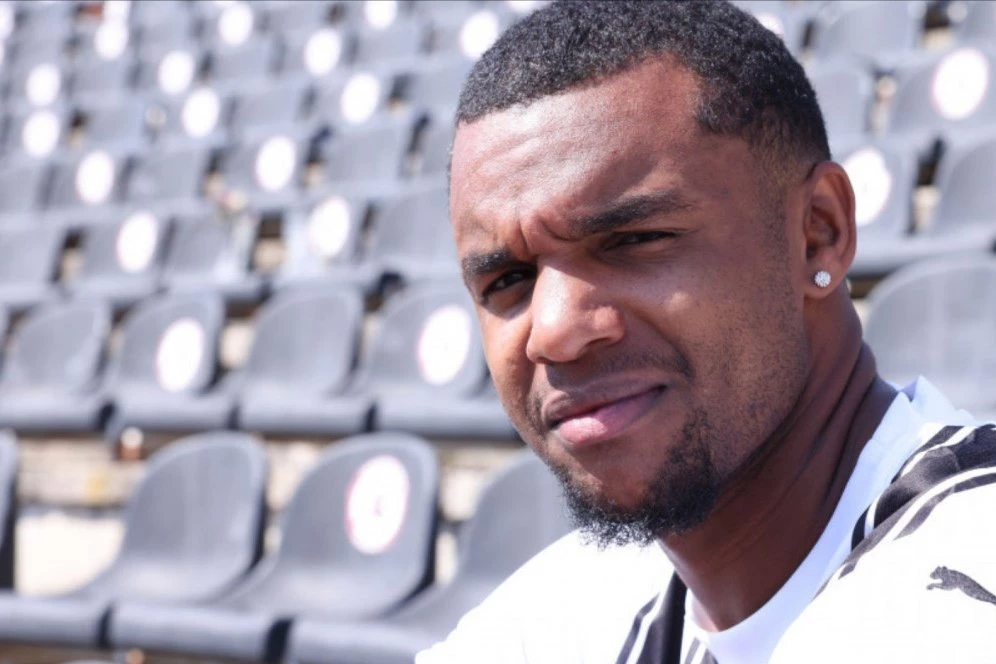 PRED DEBI ZA PARTIZAN GA UJEO PAS, KRIV ZA ISPADANJE IZ EVROPE, A JOŠ I KUKA: Igrač koga grobari ne podnose isprozivao Srbiju!