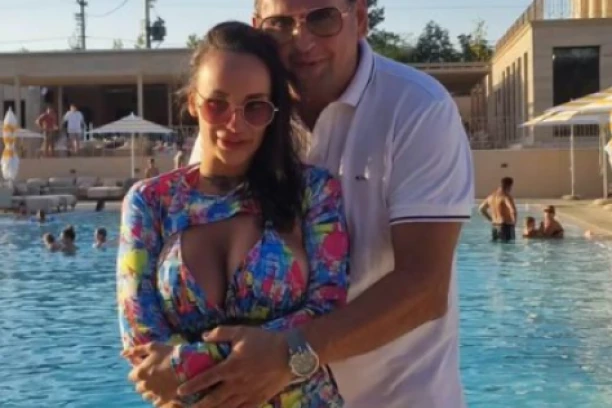 EKSPLICITNI SNIMCI TEODORE DELIĆ U TAKIJEVOM TELEFONU: Učesnica Elite potpuno gola, dodirivala se i pozirala za Marinkovića!