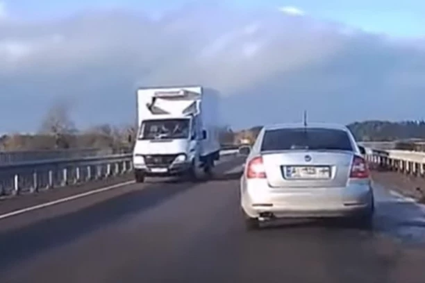 BAHATIM VOZAČIMA KOJI SE KREĆU U KONTRASMERU SLEDI ZATVOR: Evo kakve kazne će dobiti neodgovorni učesnici saobraćaja!